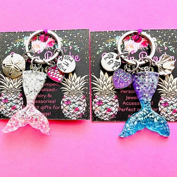 Initial Keychain - Mermaid Tail Keychain -Mermaid Gifts - Personalized Keychain - Picture 2 of 4